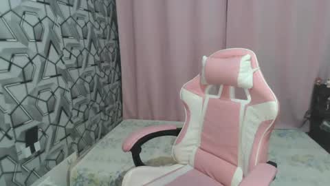 Snapshot of janeliciouse chatting on 06.13.26 janeliciouse online show from 06.13.26
