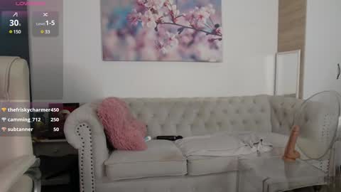 Snapshot of janellebrown_ chatting on 01.30.25 Janelle Brown online show from 01.30.25