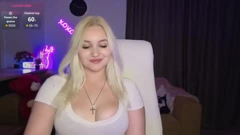 Snapshot of janemiss chatting on 04.19.26 Jane online show from 04.19.26