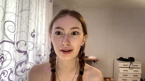 Snapshot of janenegearhart chatting on 06.04.26 Kate online show from 06.04.26