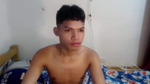 Snapshot of janlloyd04 chatting on 10.22.25 janlloyd04 online show from 10.22.25