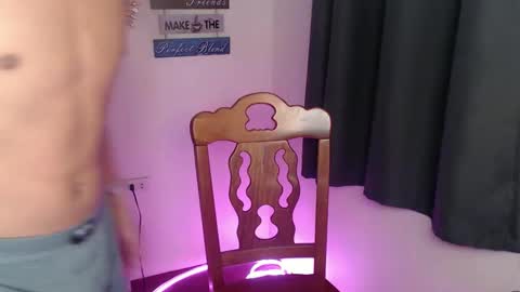 Snapshot of janlloyd04 chatting on 11.14.25 janlloyd04 online show from 11.14.25