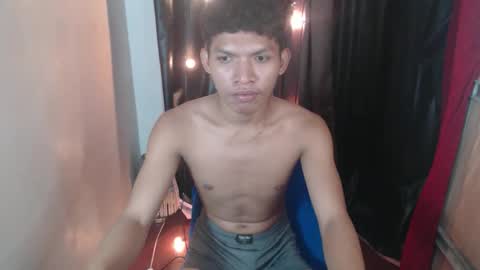 Snapshot of janlloyd04 chatting on 11.23.25 janlloyd04 online show from 11.23.25