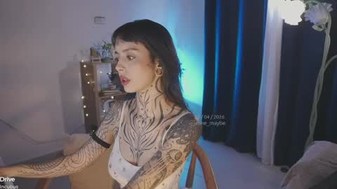 Snapshot of janne_maybe chatting on 04.28.26 jmaybe e online show from 04.28.26