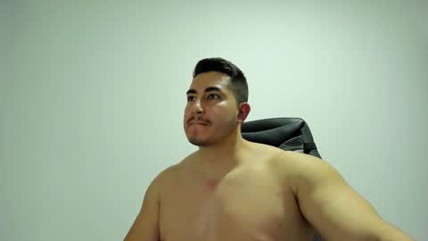 Snapshot of jarekstone99 chatting on 09.18.25 Jarek Stone online show from 09.18.25