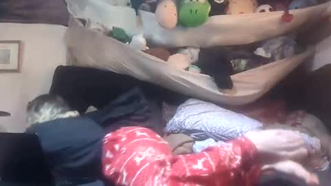 Snapshot of jarethgray chatting on 12.24.24 Jareth online show from 12.24.24