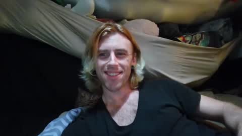 Snapshot of jarethgray chatting on 01.04.25 Jareth online show from 01.04.25