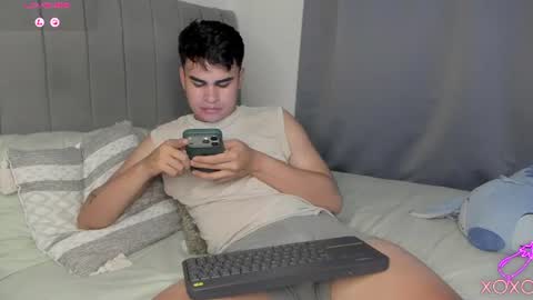 Snapshot of jarethh_ chatting on 06.11.26 JARETHH online show from 06.11.26
