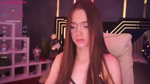 Snapshot of jaslynrae chatting on 12.20.24 Jasmin online show from 12.20.24