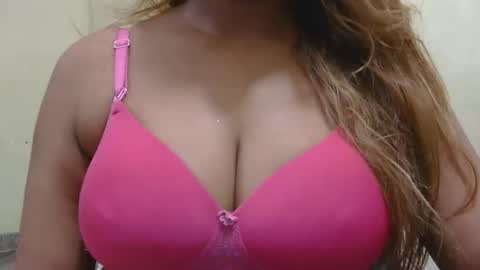 Snapshot of jasmeen_love143 chatting on 04.27.26 jasmeen online show from 04.27.26