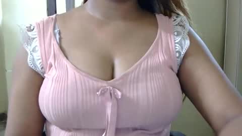 Snapshot of jasmeen_love143 chatting on 06.06.26 jasmeen online show from 06.06.26
