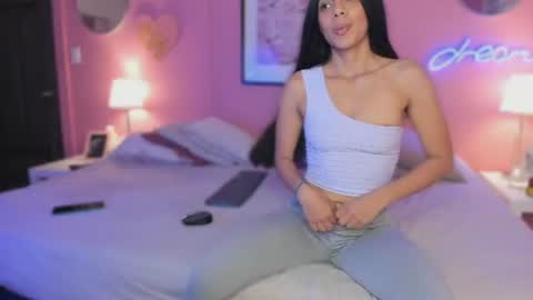 Snapshot of jasmiinn_ chatting on 06.24.26 Jasmin online show from 06.24.26