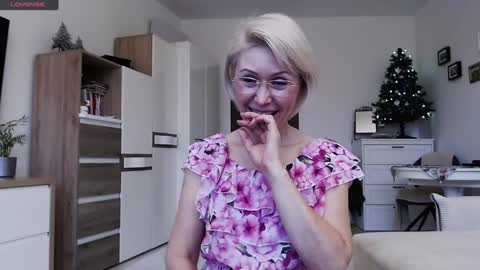 Jasmin room for people 40 online show from 12.19.24