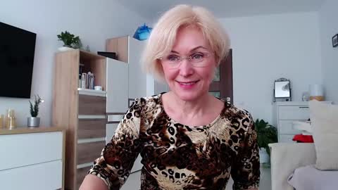 Snapshot of jasmin18v chatting on 02.02.26 Jasmin room for people 40 online show from 02.02.26