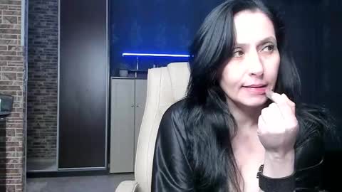 Snapshot of jasmin_milf chatting on 02.23.26 jasmin_milf online show from 02.23.26