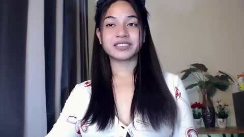 Snapshot of jasmine_arousal chatting on 04.18.26 JASMINE online show from 04.18.26
