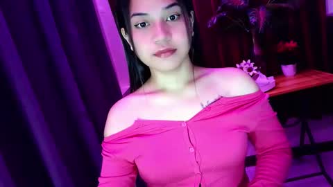 Snapshot of jasmine_arousal chatting on 05.19.26 JASMINE online show from 05.19.26