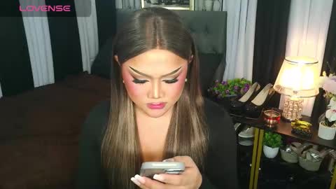 Snapshot of jasmine_brandy chatting on 11.26.25 Jasmine Brandy online show from 11.26.25