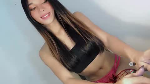 Snapshot of jasmine_on_live chatting on 05.24.26 CUTE JANNA online show from 05.24.26