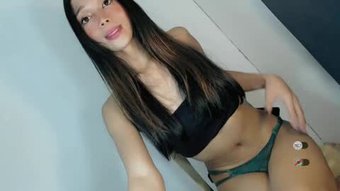 Snapshot of jasmine_on_live chatting on 06.18.26 CUTE JANNA online show from 06.18.26