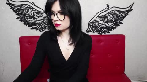 JasmineKouch online show from 02.08.25