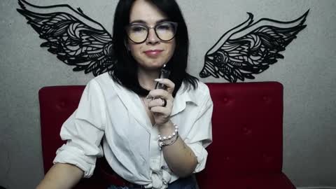 JasmineKouch online show from 02.09.25