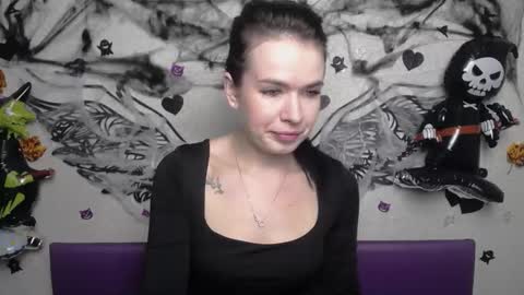 JasmineKouch online show from 10.28.25