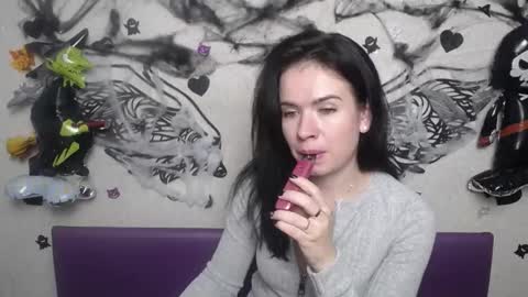 JasmineKouch online show from 11.06.25