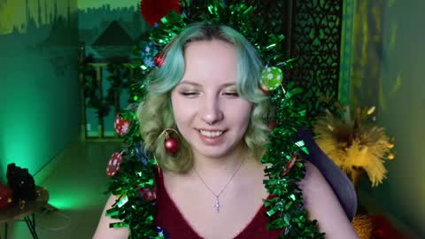 Snapshot of jasminemilko chatting on 12.18.24 Jasmine online show from 12.18.24