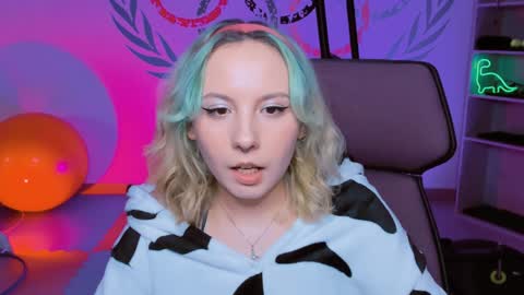 Snapshot of jasminemilko chatting on 01.04.25 Jasmine online show from 01.04.25
