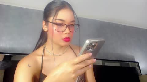 Snapshot of jasminemoore chatting on 09.12.25 Jazmin online show from 09.12.25