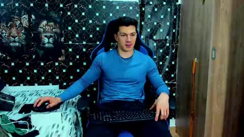 Snapshot of javiersexymann chatting on 05.10.26 Javier online show from 05.10.26