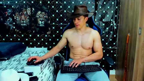 Snapshot of javiersexymann chatting on 05.18.26 Javier online show from 05.18.26