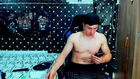 Snapshot of javiersexymann chatting on 05.19.26 Javier online show from 05.19.26