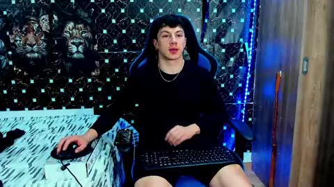 Snapshot of javiersexymann chatting on 05.25.26 Javier online show from 05.25.26