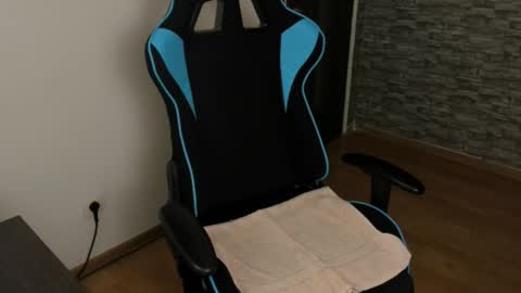 Snapshot of jaxonhunk chatting on 10.10.25 JaxonHunk online show from 10.10.25