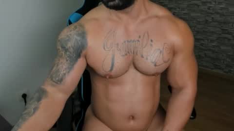 Snapshot of jaxonhunk chatting on 10.29.25 JaxonHunk online show from 10.29.25
