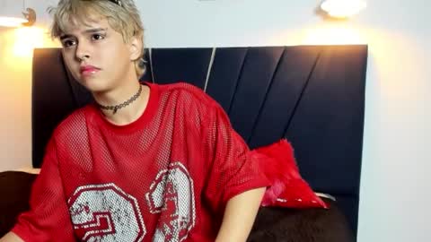 Snapshot of jaxson_cum chatting on 11.12.25 jaxson_cum online show from 11.12.25