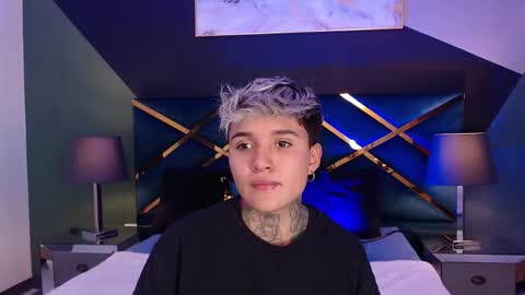 Snapshot of jaxwolf_ chatting on 12.19.25 JAX online show from 12.19.25