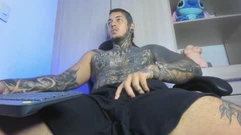 Snapshot of jaxxon22cm chatting on 04.22.26 Michael independient model online show from 04.22.26