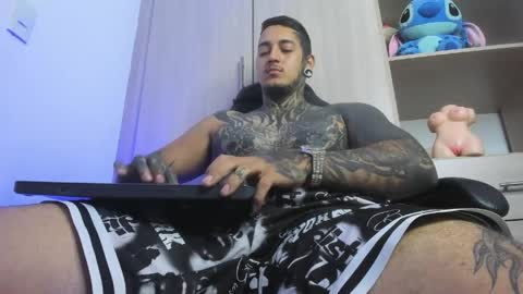 Snapshot of jaxxon22cm chatting on 05.24.26 Michael independient model online show from 05.24.26