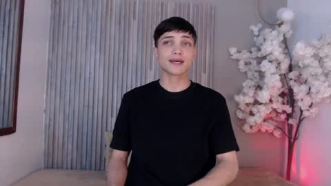 Snapshot of jay_smile chatting on 06.15.26 JAY online show from 06.15.26