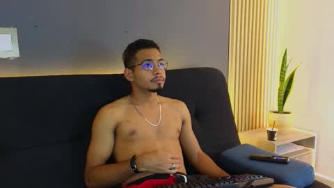 Snapshot of jaybrown_1 chatting on 10.10.25 Jay online show from 10.10.25