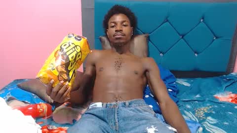 Snapshot of jaycolinss chatting on 12.31.24 jaycollins online show from 12.31.24