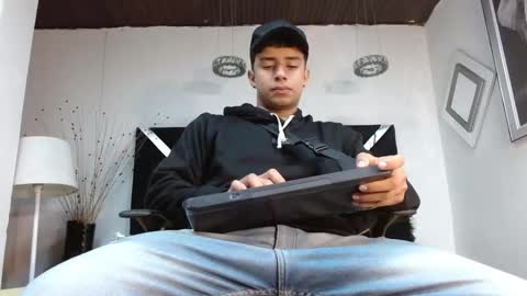 Snapshot of jaze_bradley chatting on 03.12.25 jaze_bradley online show from 03.12.25