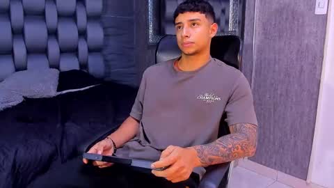 Snapshot of jaze_bradley chatting on 09.18.25 jaze_bradley online show from 09.18.25