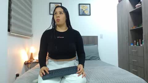 Snapshot of jazmin_dharius chatting on 02.10.26 Jazmin and Scarlett online show from 02.10.26