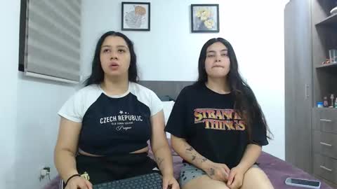 Jazmin and Scarlett online show from 03.22.26