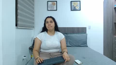 Jazmin and Scarlett online show from 04.13.26