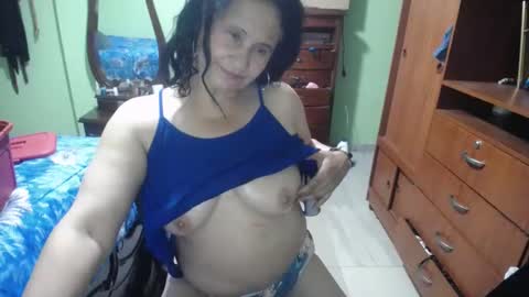 Snapshot of jazmin_rios chatting on 02.03.25 jazmim online show from 02.03.25